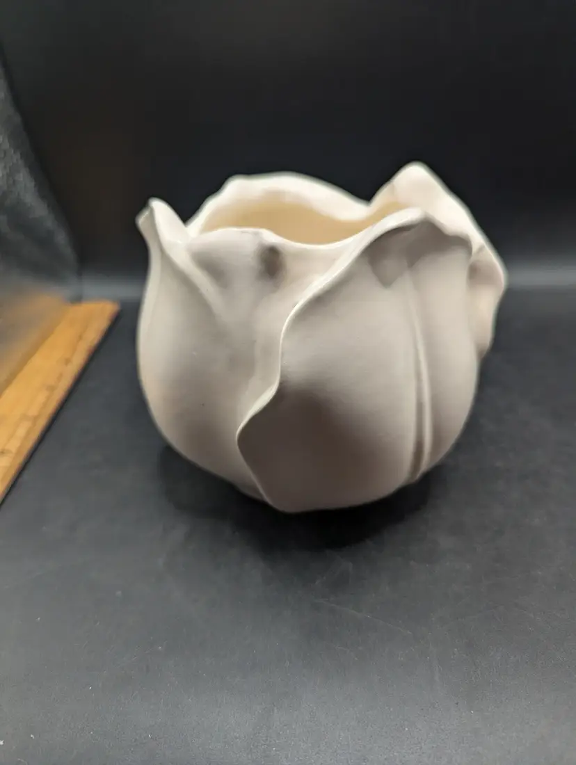 Vintage  Mid Century Stangl Pottery Off White 4” Tulip Vase Planter 1878 S