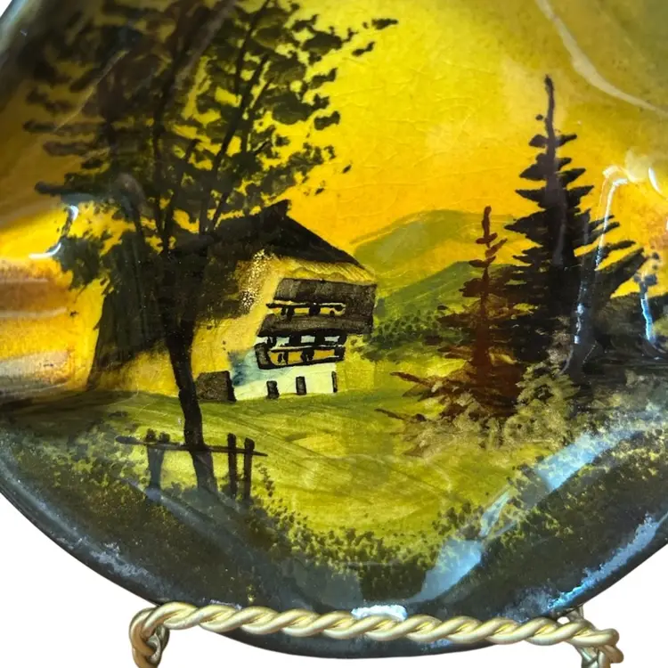 Vintage Hand Painted Majolica Ashtray Schramberg 6” Diameter Flea Bite