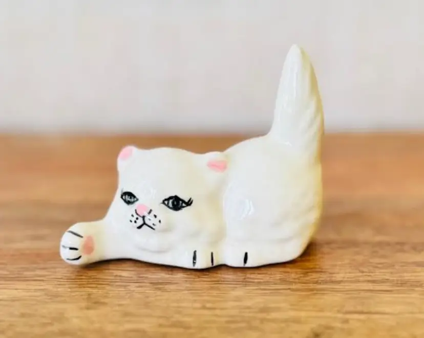Vintage Mini Ceramic Anthropomorphic White Cat 2.25" Tall X 3" Wide