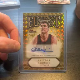 Arvydas Sabonis 2025 Topps Finest Legends Auto Gold /50