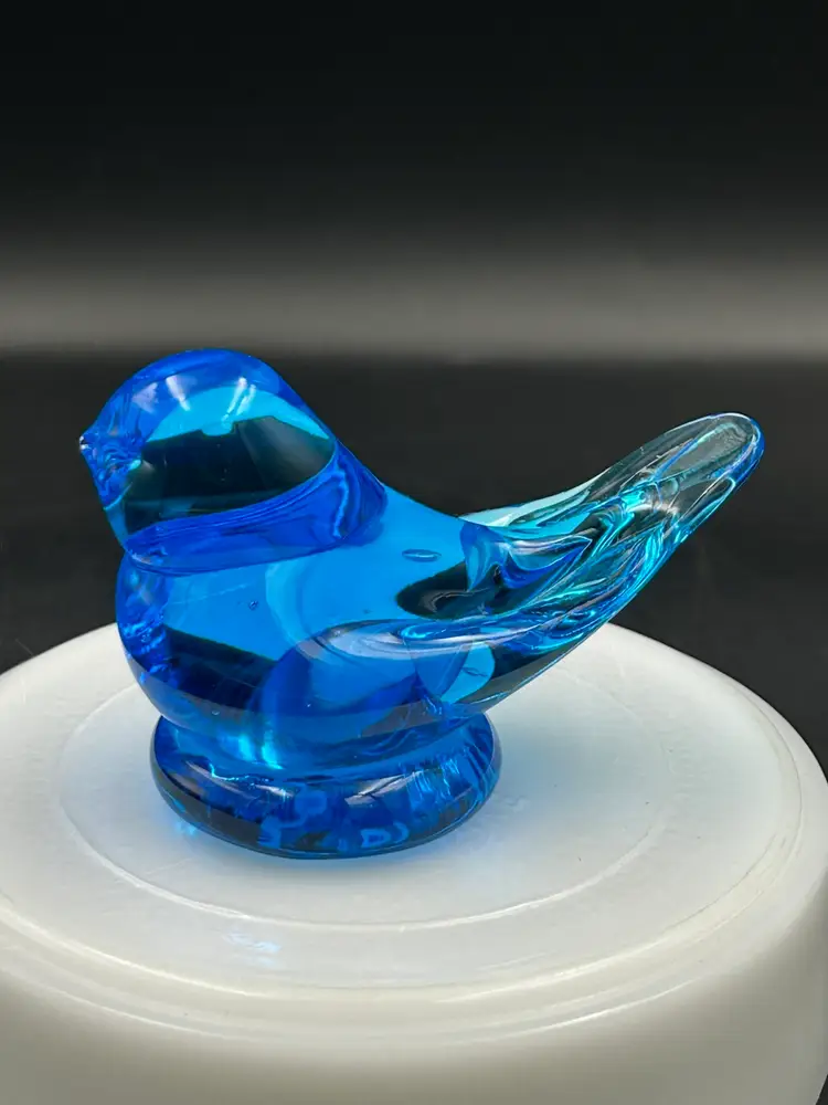 Vintage art glass bluebird of happiness signed Leo Ward 1999 figurine