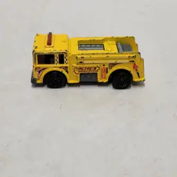 Hot Wheels 1976 Mattel Malaysia - Yellow - "Fire Eater" - Vintage Fire Truck