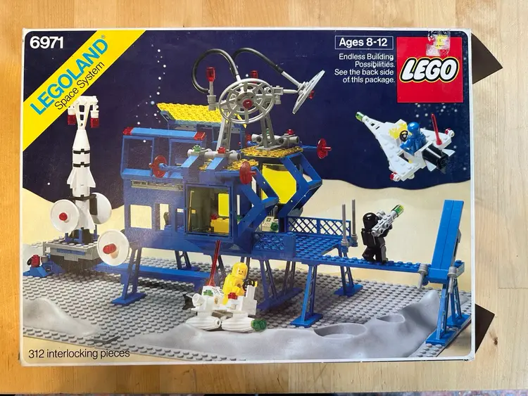 LEGO Classic Space Inter-Galactic Command Base, 100% Complete with Box & Instructions