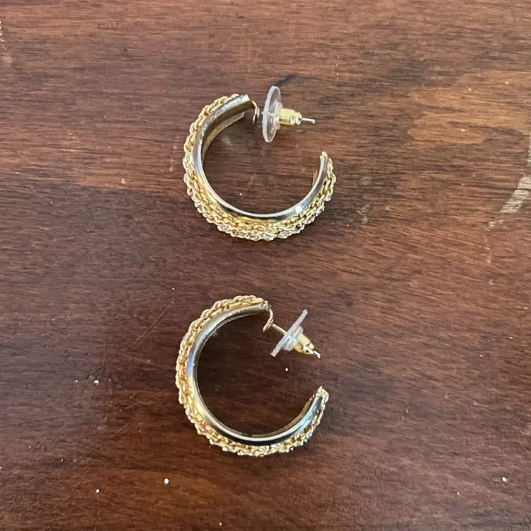 Vintage Gold Tone Chunk Chain And Crystal Hoops 80s Funky Post Earrings