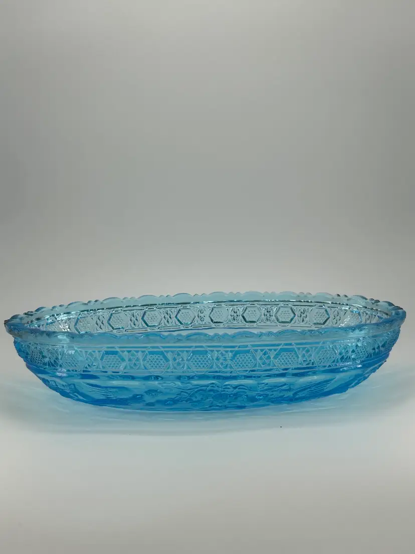 Tiara Indiana Glass Bird Berry Bowl