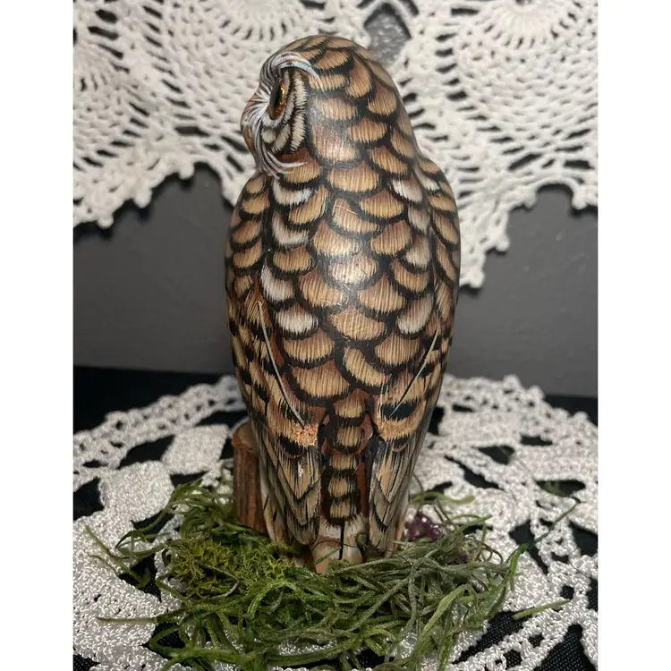 VINTAGE HAND PAINTED OWL FIGURINE WOOD LOOK BIRD ON TREE STUMP NATURE DECOR 4.75”