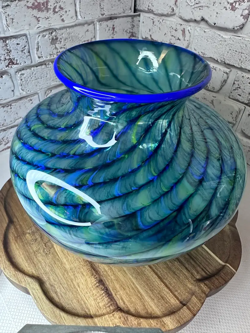Art Glass Signed W/ IMEO31 and a Signature And Multiple Colors Vase Or A Bowl