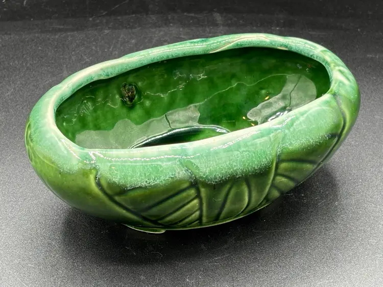 Vintage planter - green drip oval