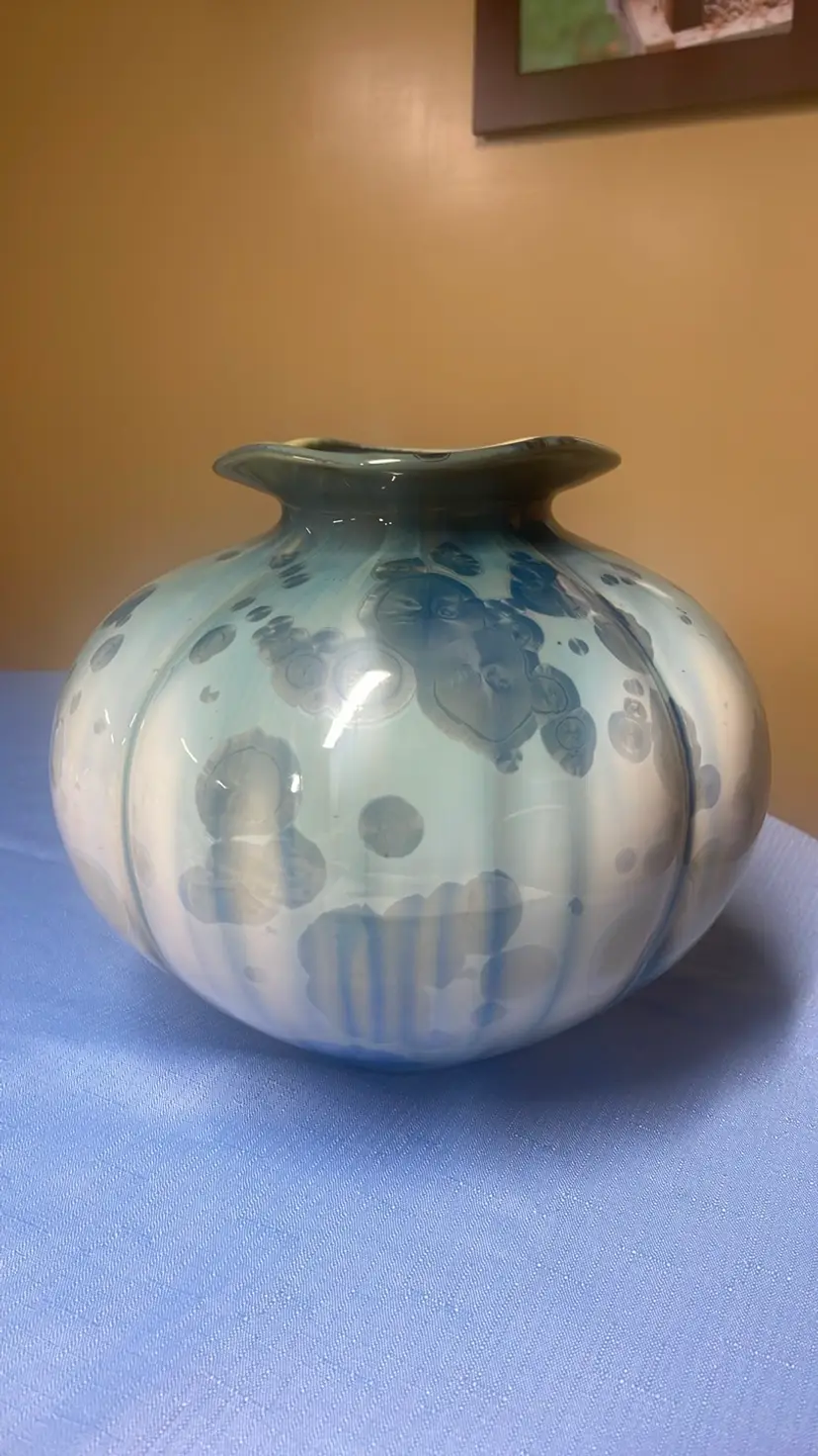 Bill Campbell Art Pottery Lily Vase 9”