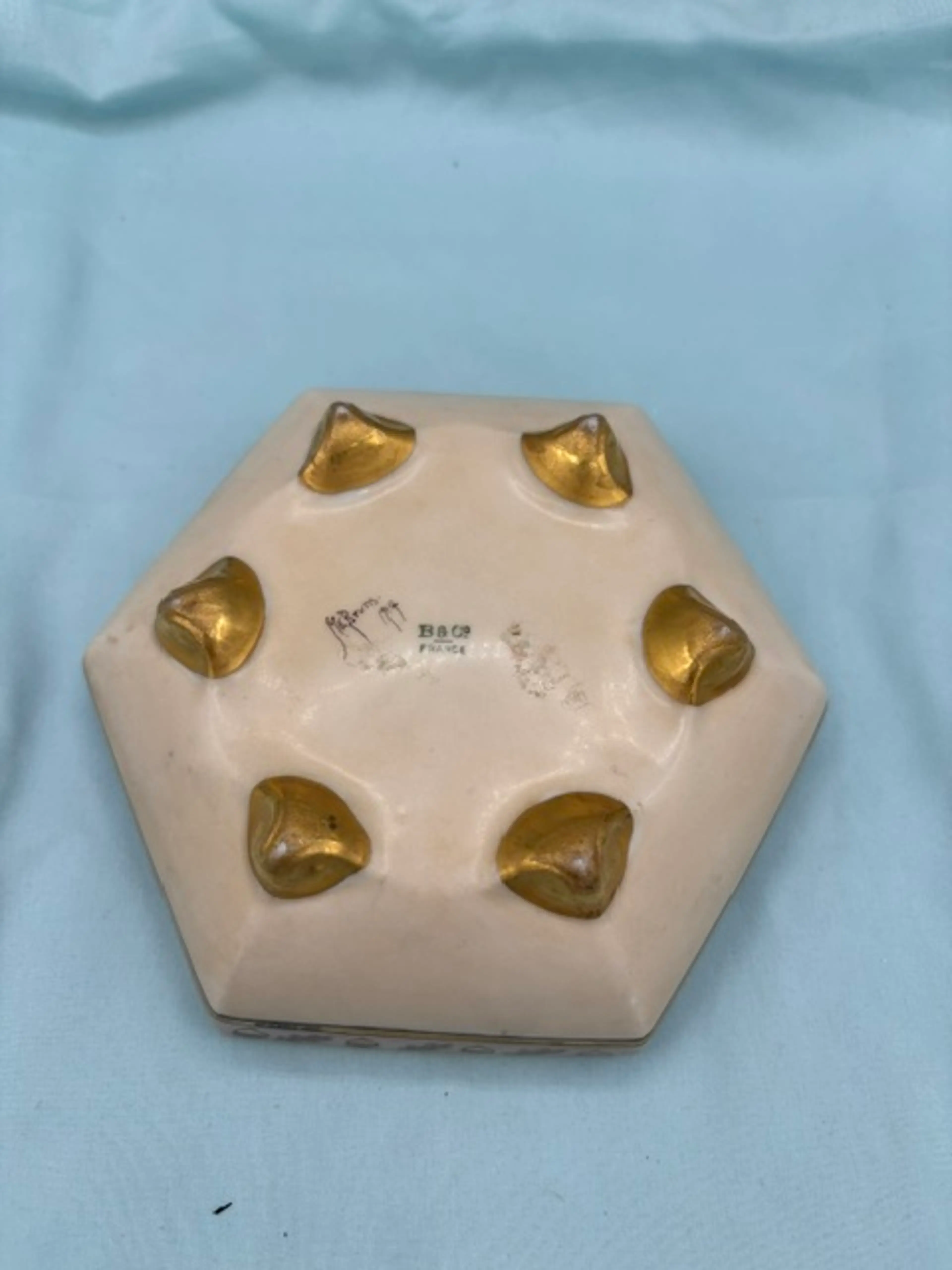 Image 3 of 4