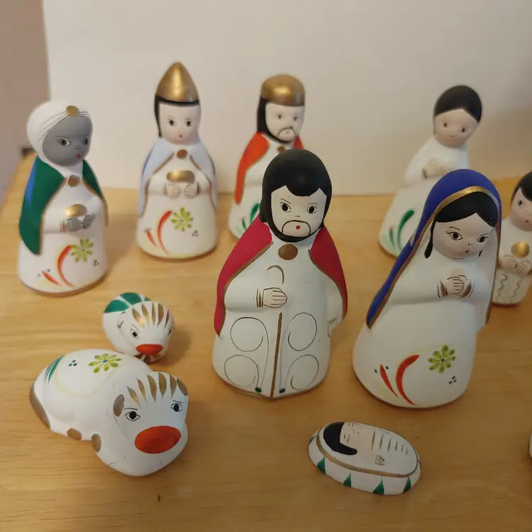 Mexican Nativity set. Great condition. No condition issues.
