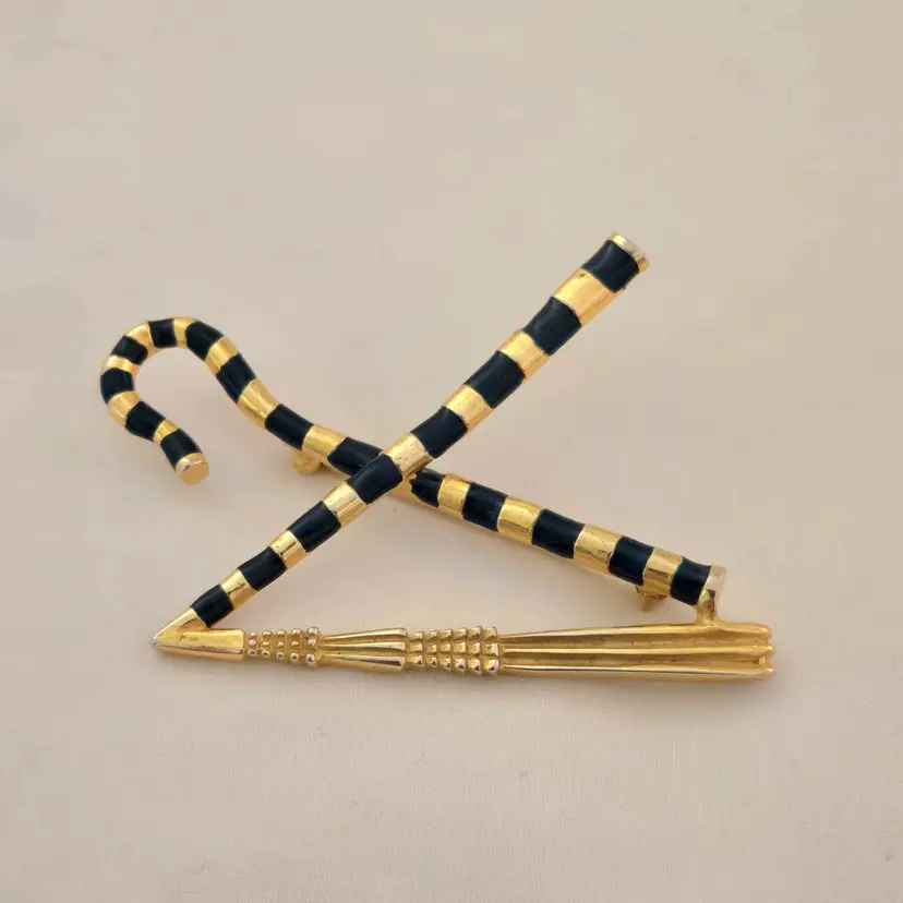 Egyptian Crook & Flail Pin / Brooch MMA 1976 Museum of Modern Art Tutankhamen King Tut