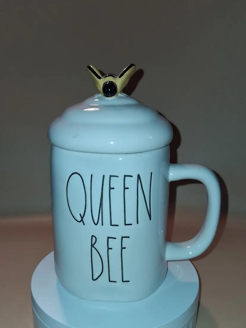 #01 Rae Dunn QUEEN BEE Mug with Bee Lid Topper!