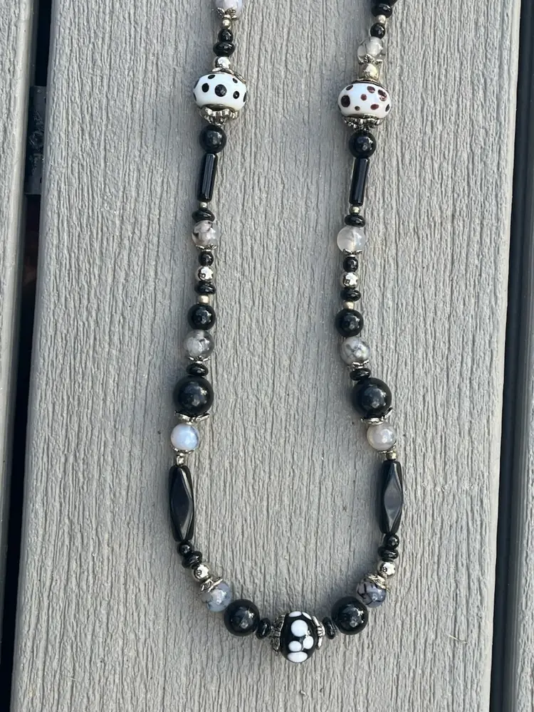 Black Lampwork Dragon Vein Agate Vintage Plastic Bead Necklace Hand Crafted 30inch