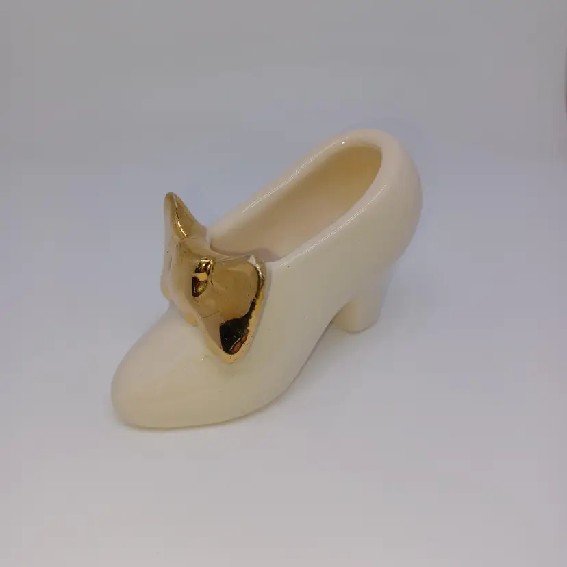 Vintage Off White & Gold Bow Ceramic Small Shoe