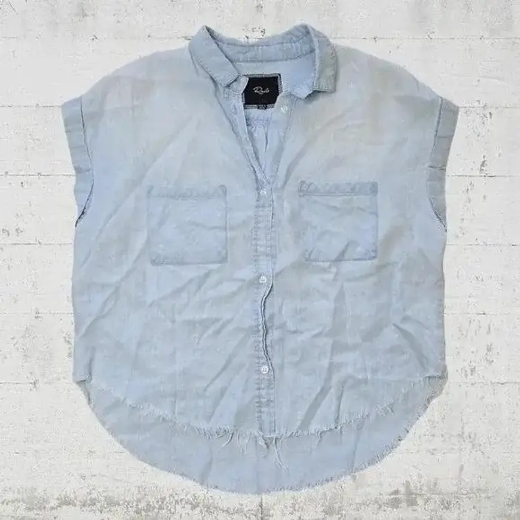 Rails Light Wash Chambray Rolled Cuff Women’s Button Down Top Size Small