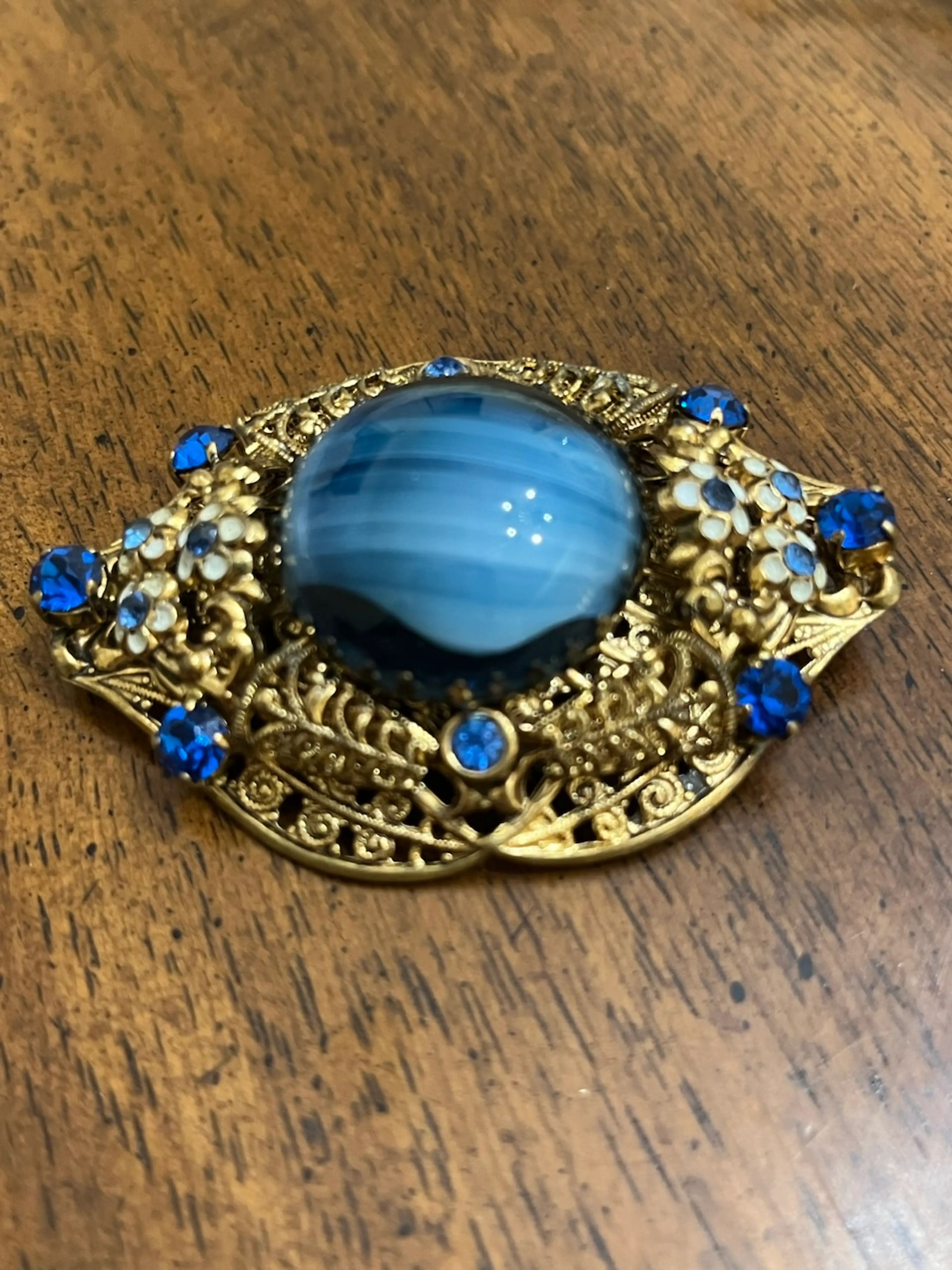 Image 2 of 7
