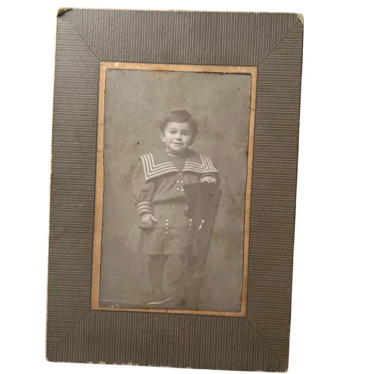 040 Victorian Child's Photo Cabinet Card Late 19Th Century Early 20Th Century 7.5" X 3.75"