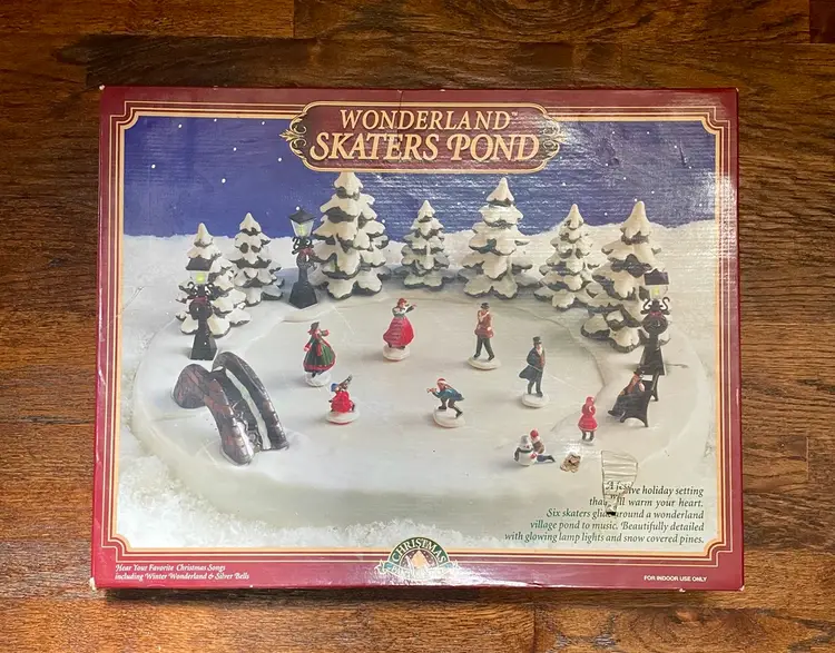 Wonderland Skater's Pond #60263 OB Complete Works Christmas Fantasy Ltd