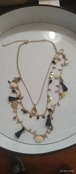 #18 - Avon Necklace 5400376