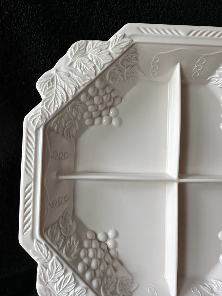 Estate Jeannette Glass Shell Pink Divided 4 Section Plate Grapes Vines