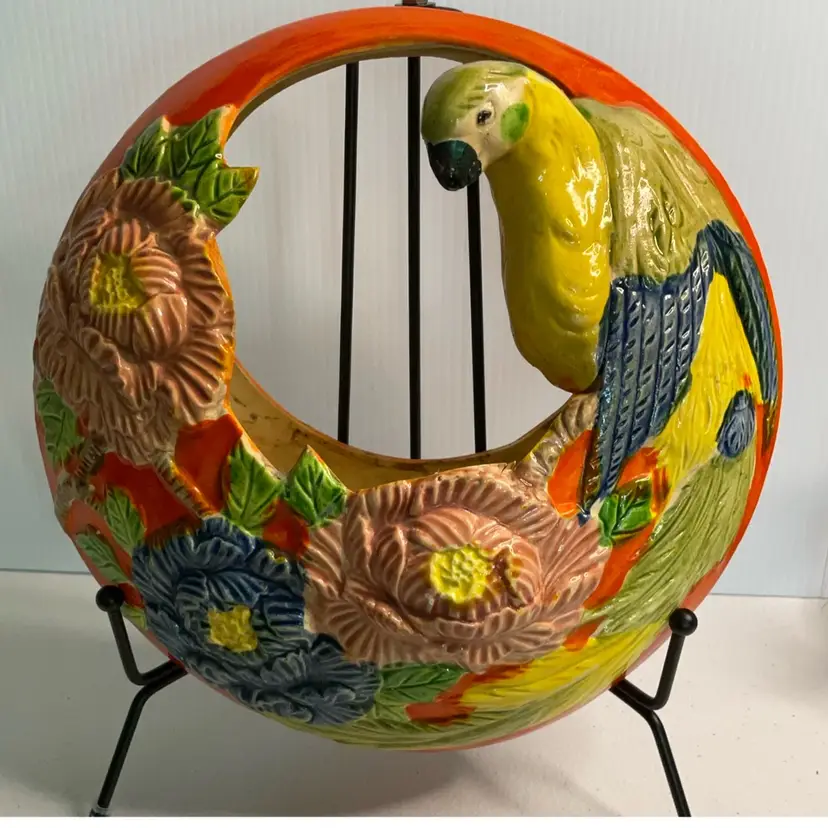 027 Japan Floral Parrot Wall Pocket