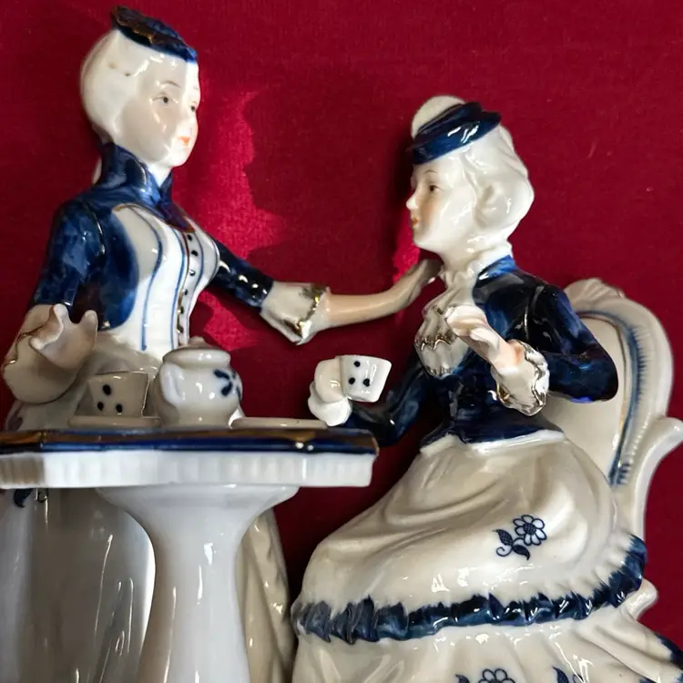Vintage Blue White Porcelain Figurine Statue Colonial Ladies Afternoon Tea