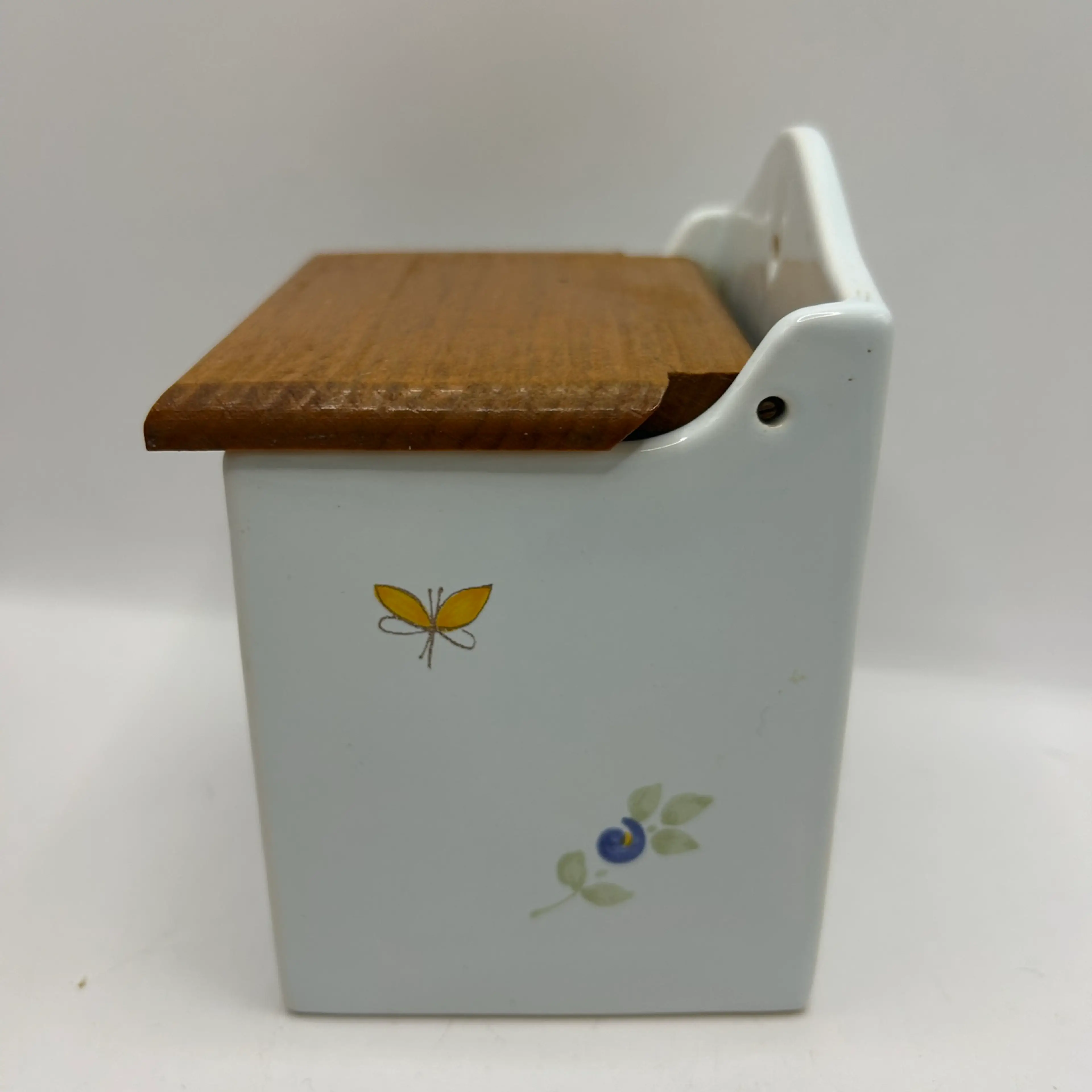 Image 2 of 4