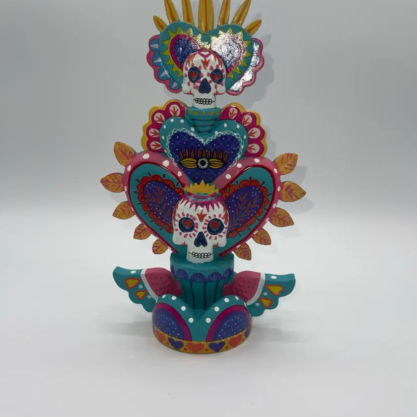 Dia De Los Muertos Mexican Tree of Life Figure Hearts Skulls Resin 10”