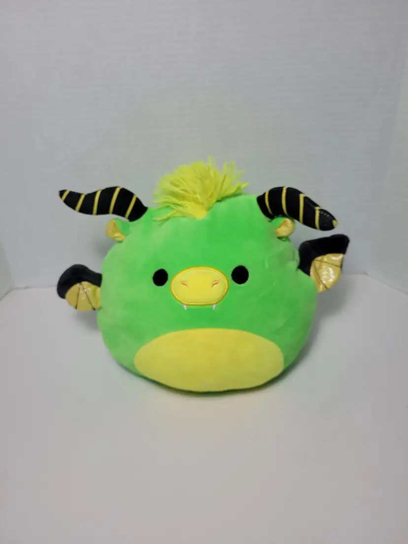 Squishmallows Black Light Animal Squad Bethuna the Horned Dragon 8" Plush Animal