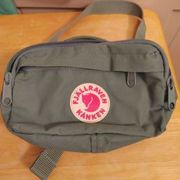 Fjallraven Kanken belt/crossbody bag. Good condition. As shown.