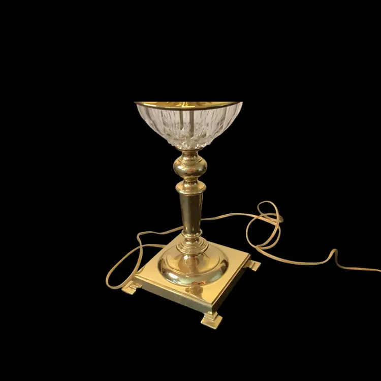 MCM Bombay Concord Gold Tone Pineapple Brass Crystal Table Lamp