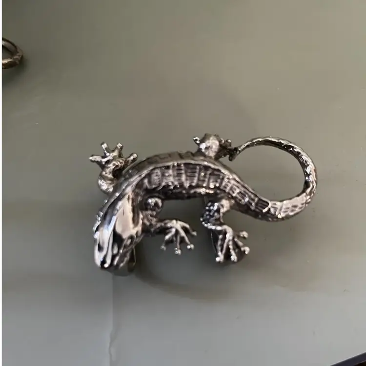 Vintage 1993 Terry Stack Southwest Silver Tone Lizard Belt Decor Slide