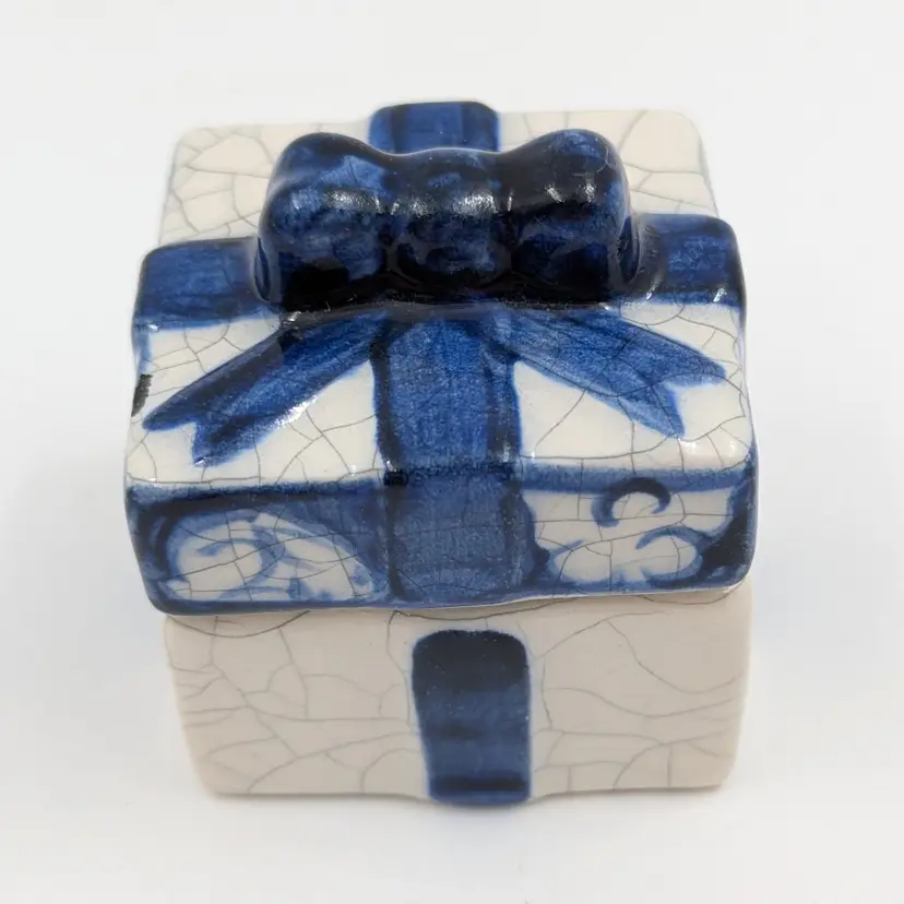 Potting Shed 'Dedham Rabbit' Small Trinket Box Present Bunny Bow