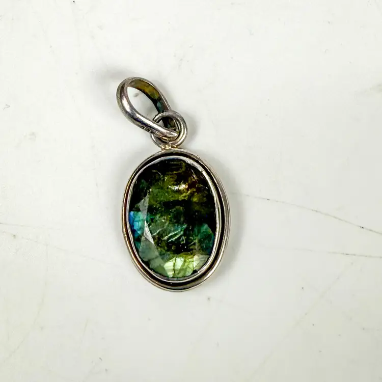 Sterling Silver Labradorite oval Pendant