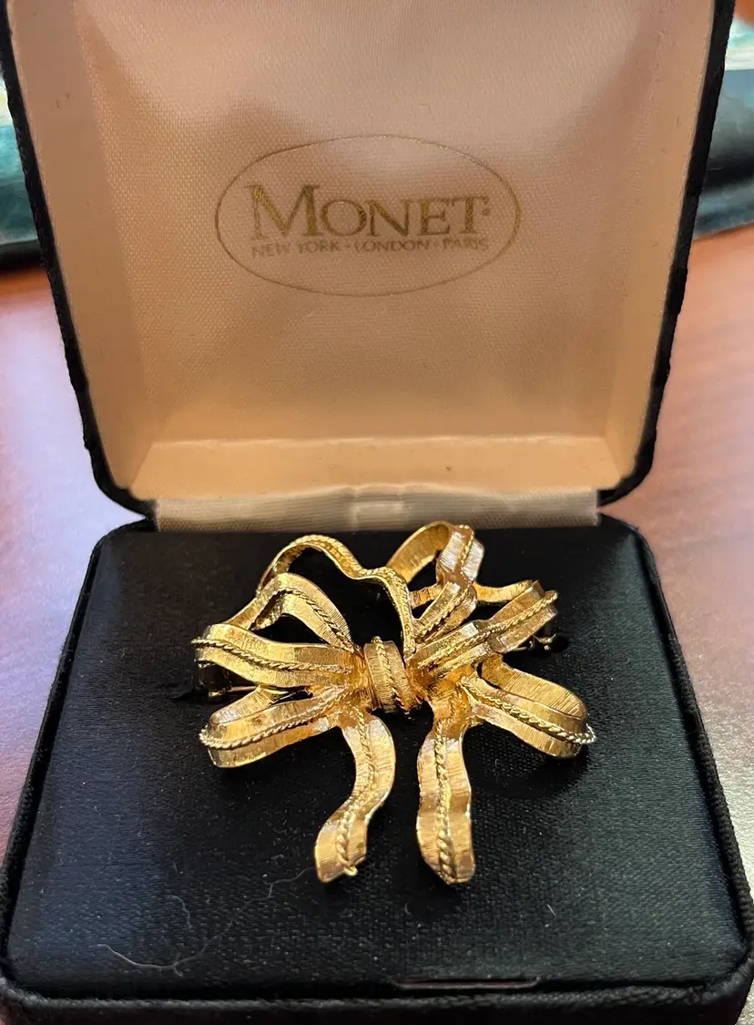 1980’s Monet Multi-loop Bow Brooch