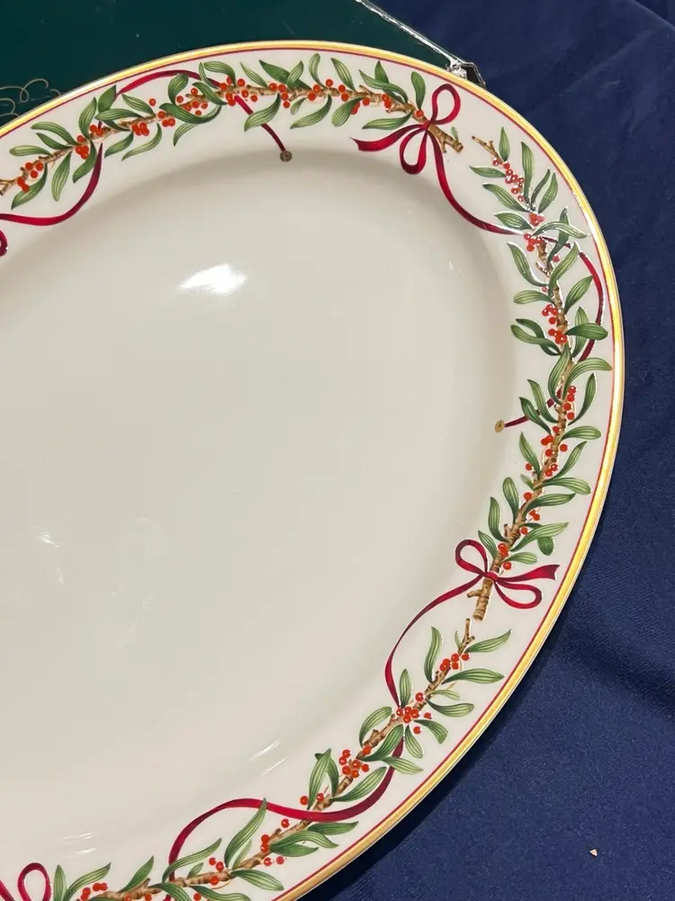 Queensberry Royal Gallery Oval Serving Platter 14” Christmas Dinnerware