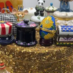 RWB Hat Violet Box, Egg, Chest