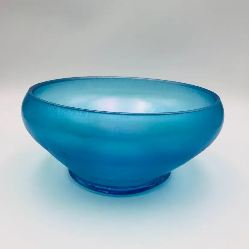 Vintage Fenton Art Glass Stretch Glass Celeste Blue Rose Bowl
