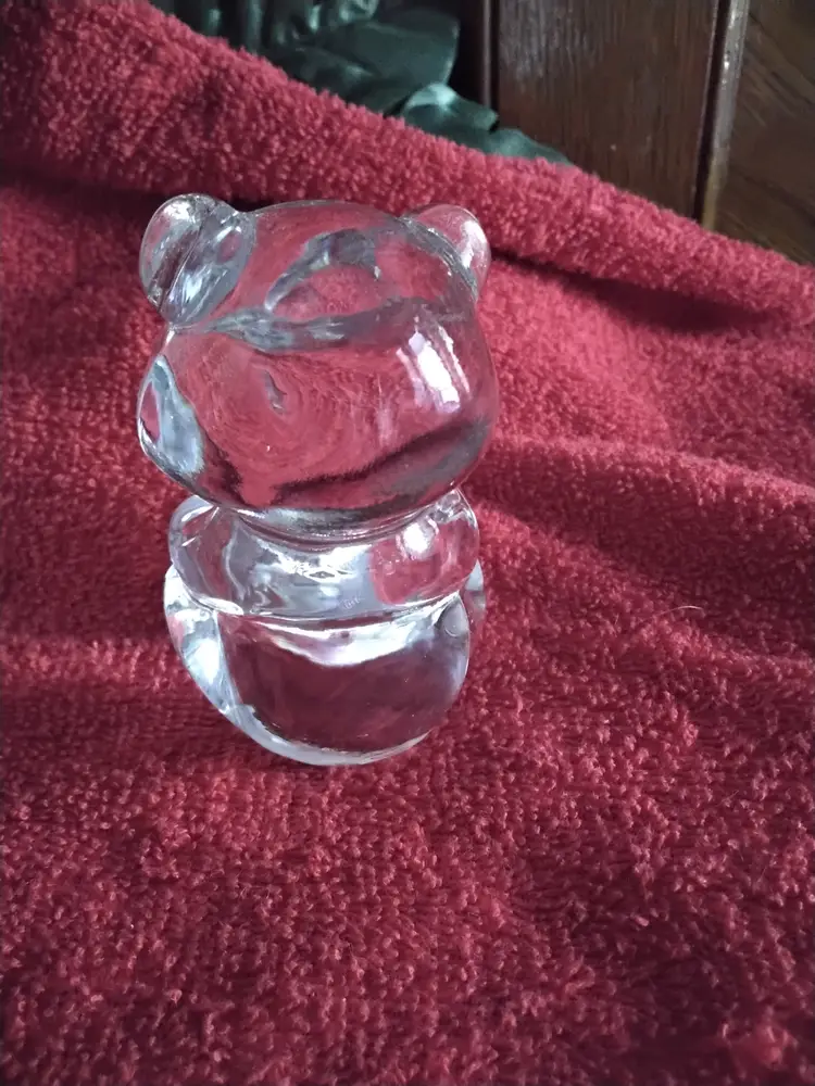 Fenton Crystal Bear Figurine w/Blue Heart/September Birthstone