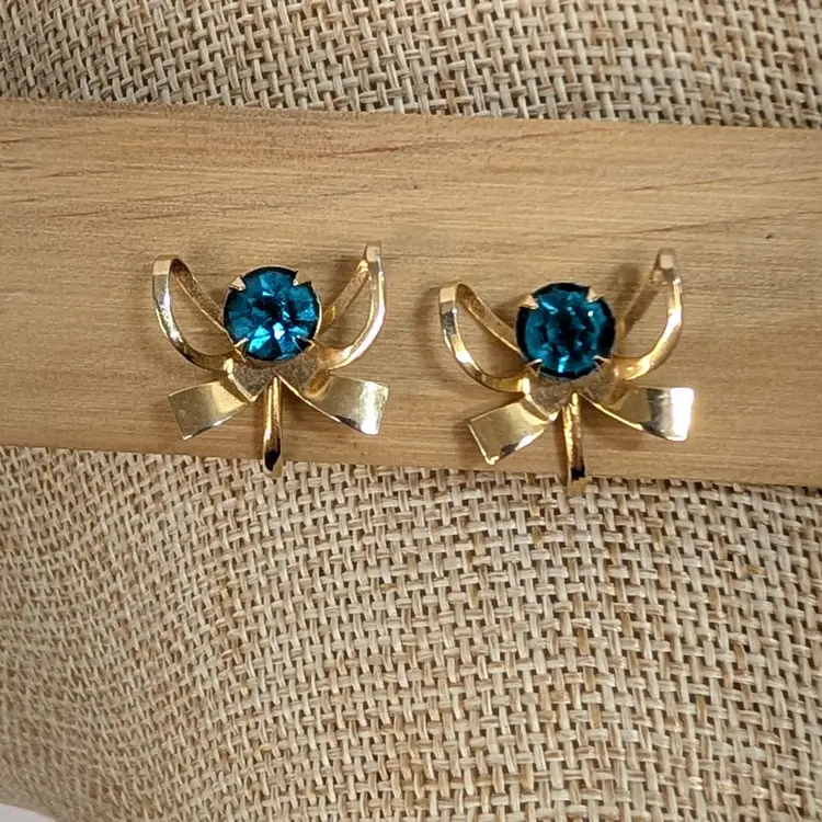 Vintage B.N. Bugbee & Niles Gold Tone Aquamarine Bow Screw Back Earrings Signed