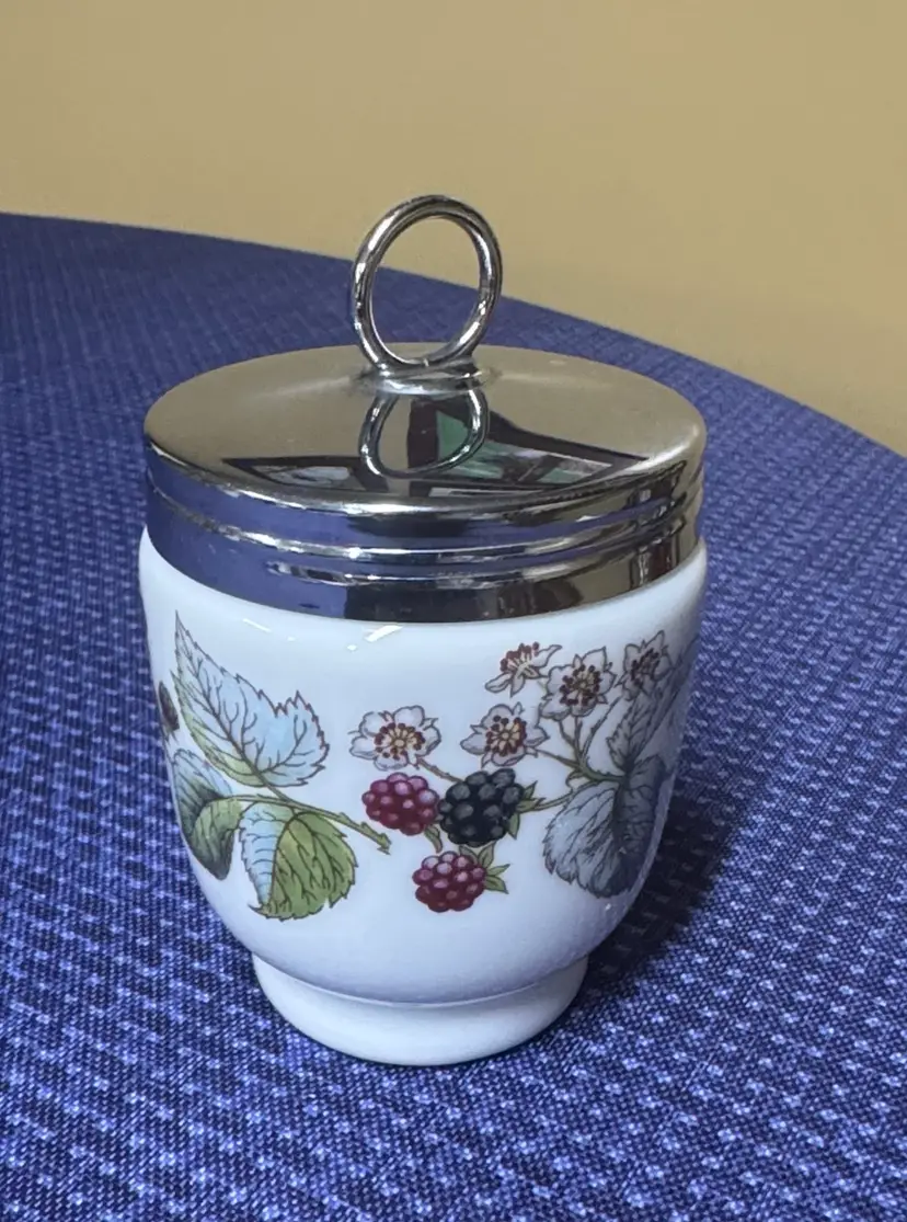 ROYAL WORCESTER PORCELAIN EGG CODDLER MADE IN ENGLAND 3”