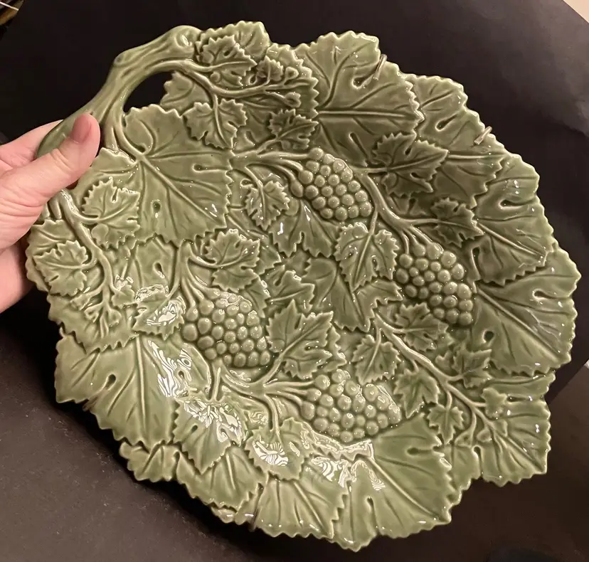 VTG OLFAIRE Ceramic Majolica Leaves Grape Platter Tray Dish Green 3D Rare