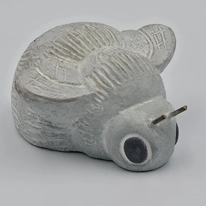 #01 Isabel Bloom Bumble Bee concrete Figurine dated 2000