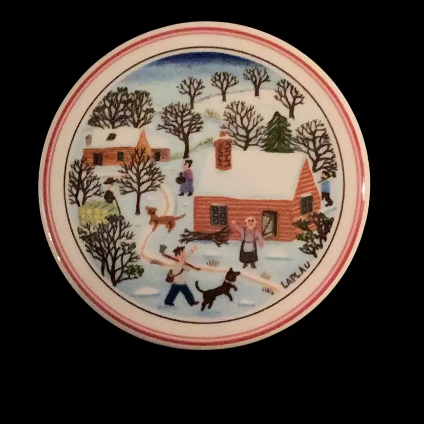 Villeroy & Boch “Naif Christmas” Porcelain Trinket Box  3 Inches