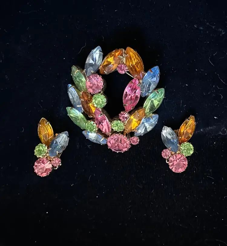 Vintage Pastel Color Rhinestone Pin & Earrings Set Pink Blue Green