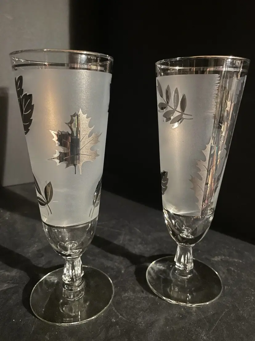 Vintage Libbey Frosted Silver Leaf 10 oz Pilsner Fluted Glasses  Set of 2