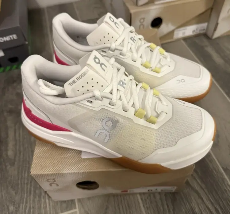 Size: 6 On The Roger ADV Pro Women’s Athletic Running Shoes - Ivory/Pink