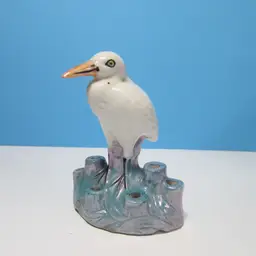 vintage white gull bird flower frog 8 holes made in Japan