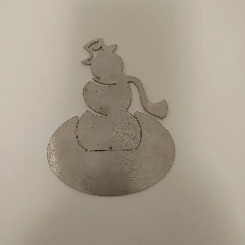 Metal Snowman. Dimensions: W 3.75, H 5